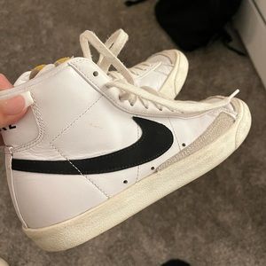 Nike Womens Blazer Sneaker